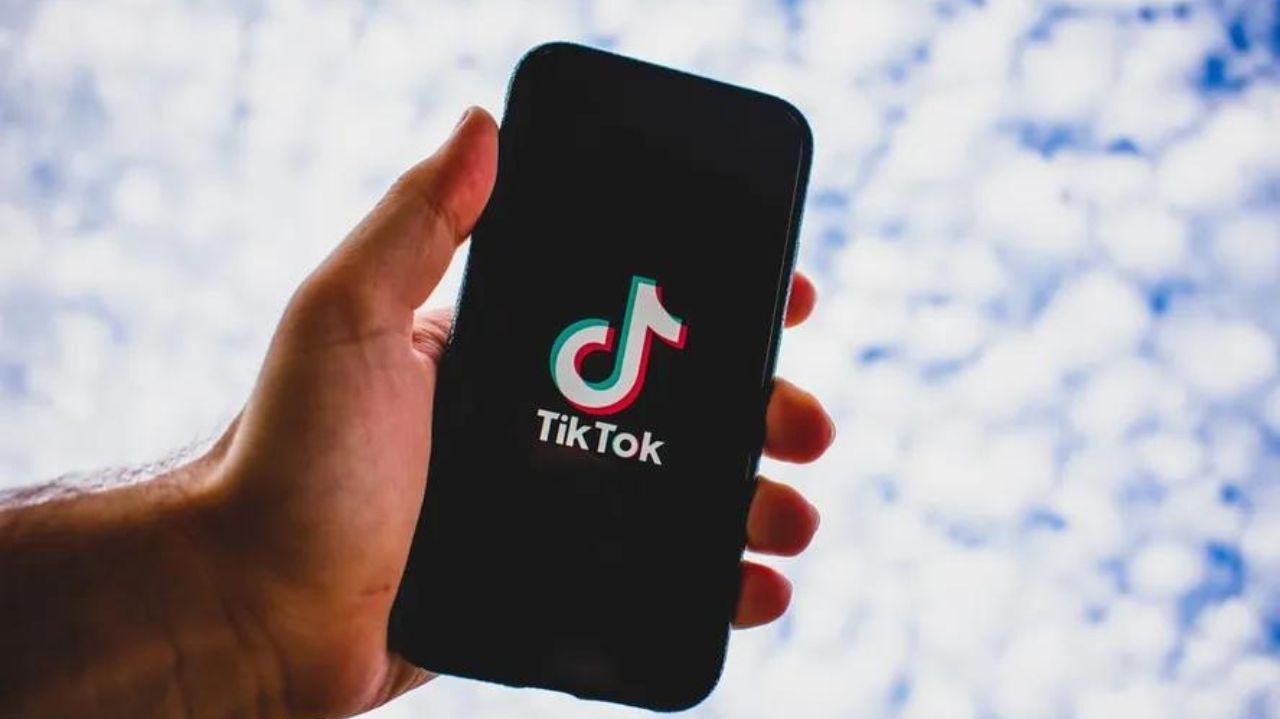 TikTok remove músicas da Universal Music após exigência da empresa