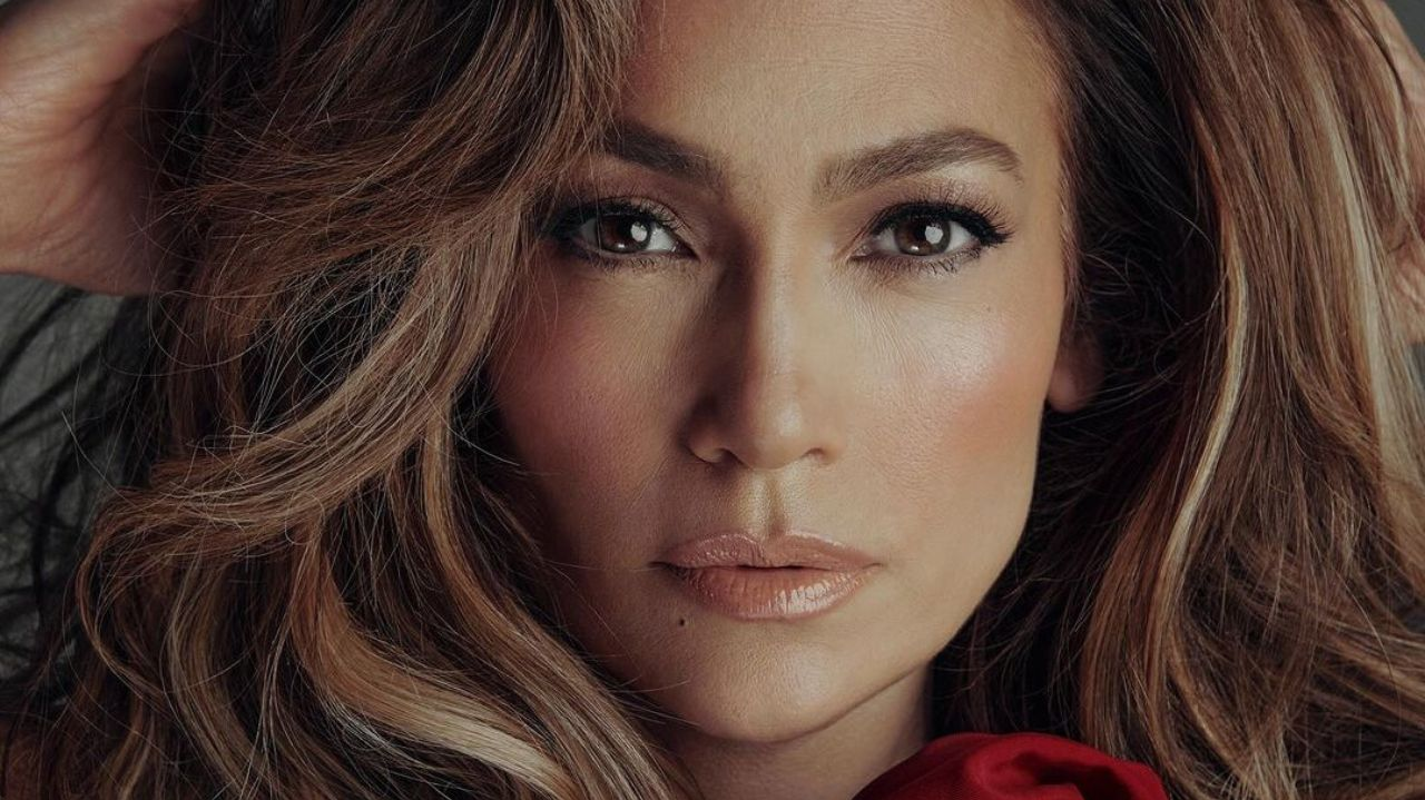 Jennifer Lopez revela que chegou ao “fundo do poço” com relacionamento abusivo no passado