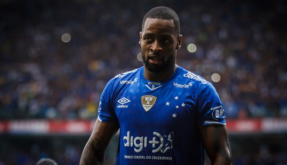Cruzeiro é notificado a pagar R$ 330 milhões de indenização por rescisão de Dedé