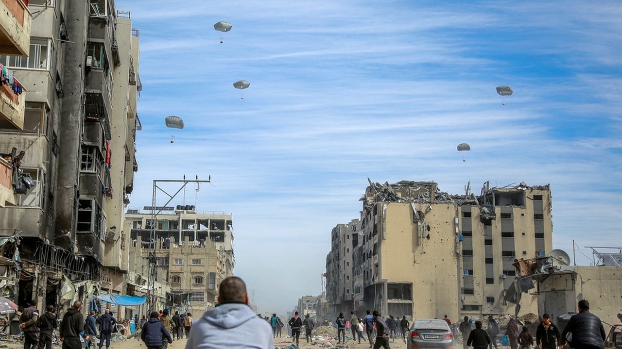 EUA enviam ajuda humanitária à Gaza em resposta aos conflitos