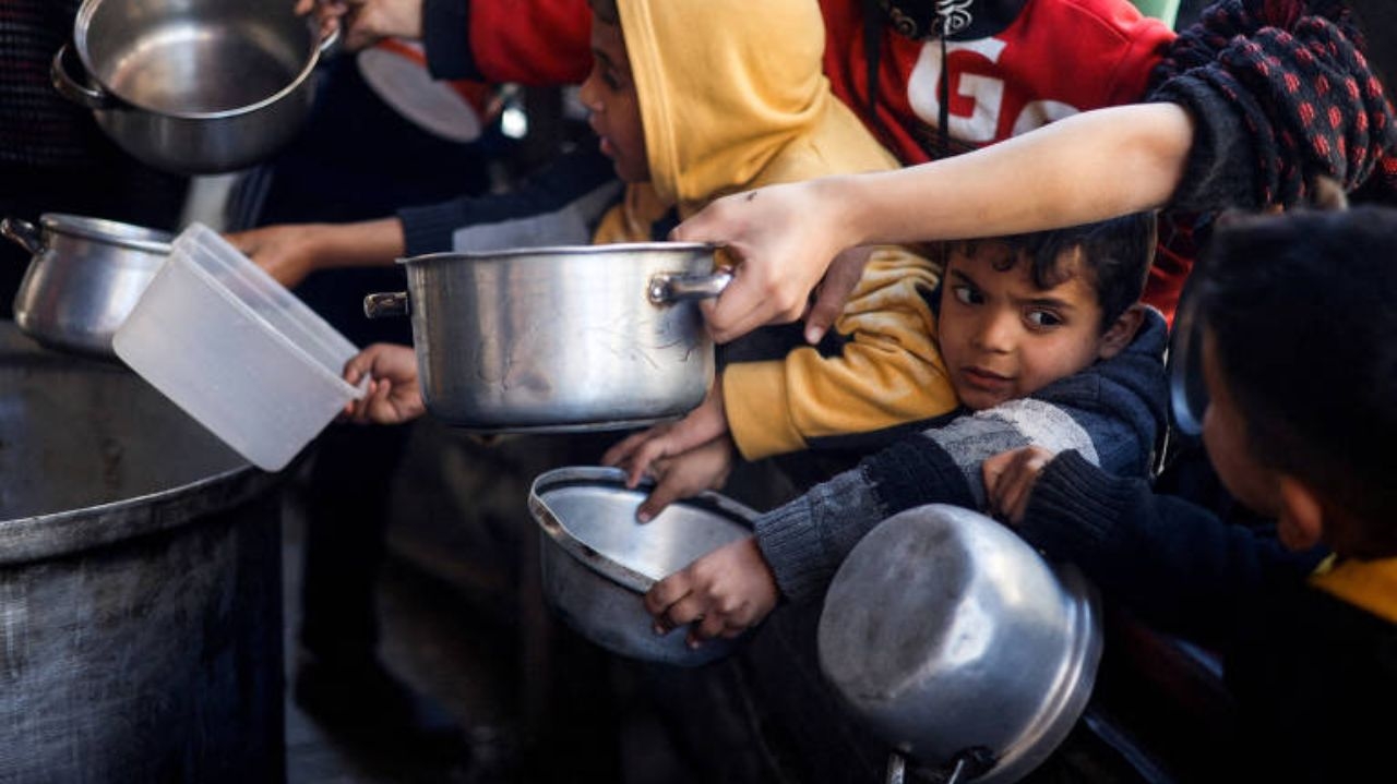 Guerra Israel-Hamas: desnutrição infantil no norte de Gaza é “extrema”, alerta OMS