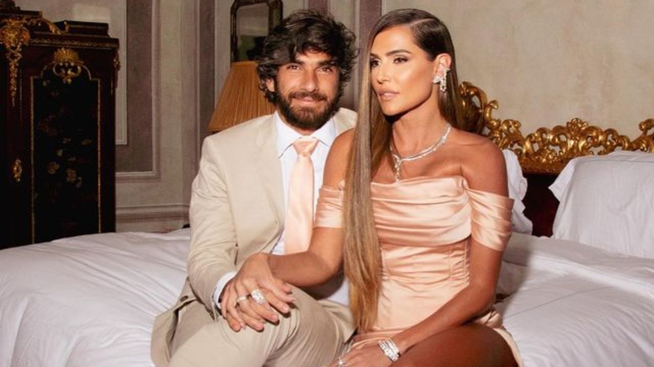 Deborah Secco revela pedido de marido sobre exposição nas redes
