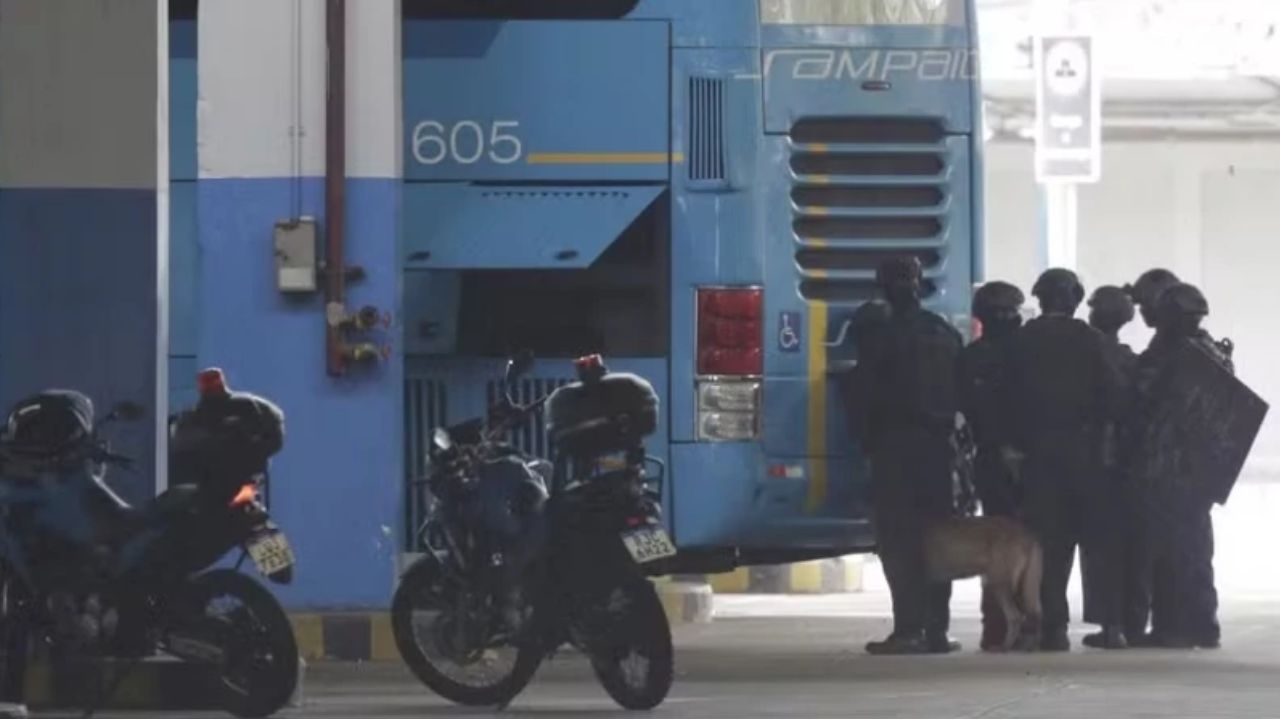 Homem sequestra ônibus e faz 17 reféns na Rodoviária do Rio; entenda o caso