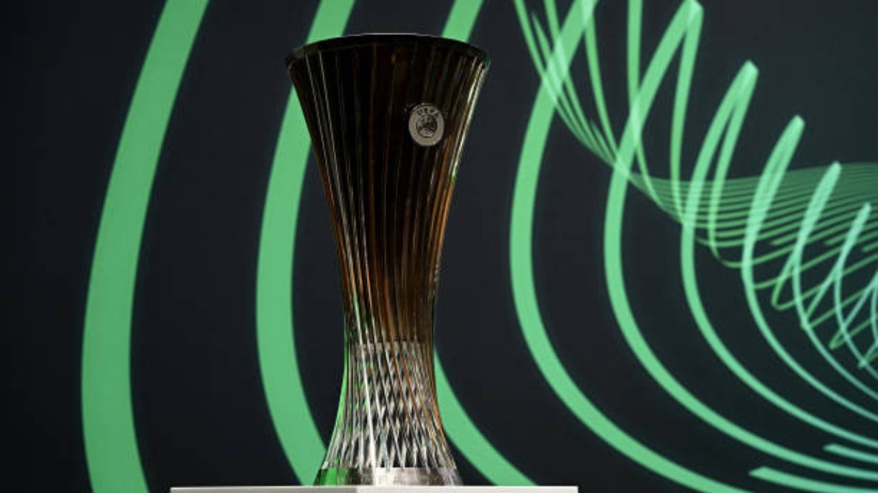 Olympiakos e Fenerbahçe é o confronto em destaque do sorteio da Liga Conferência