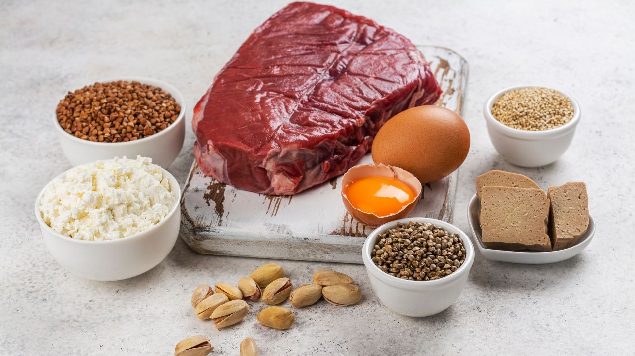 Exagerar no consumo de proteínas pode fazer mal à saúde, revela estudo