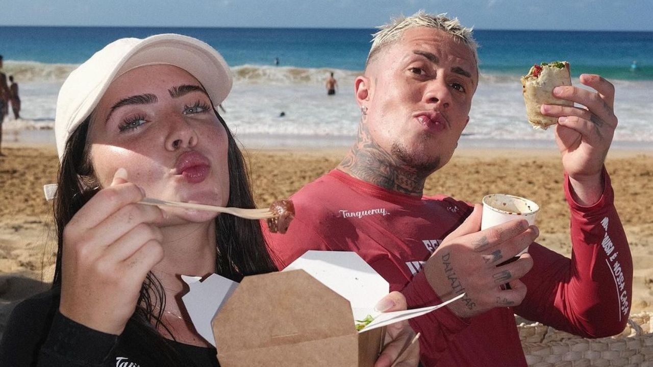 MC Daniel é visto com frequência na mansão de Jade Picon, no Rio de Janeiro