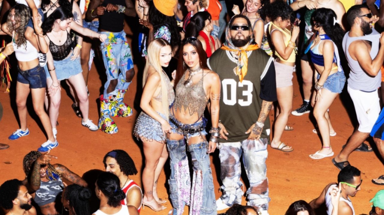 Anitta divulga videoclipe de “Double Team” e data de estreia do novo álbum