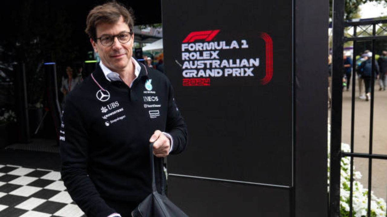 Chefe da Mercedes quer tricampeão para vaga de Lewis Hamilton