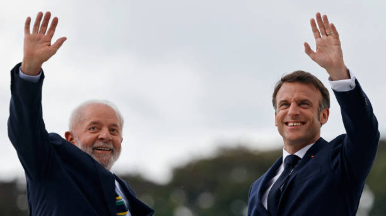 Emmanuel Macron, presidente da França, vem ao Brasil e firma acordos com Lula