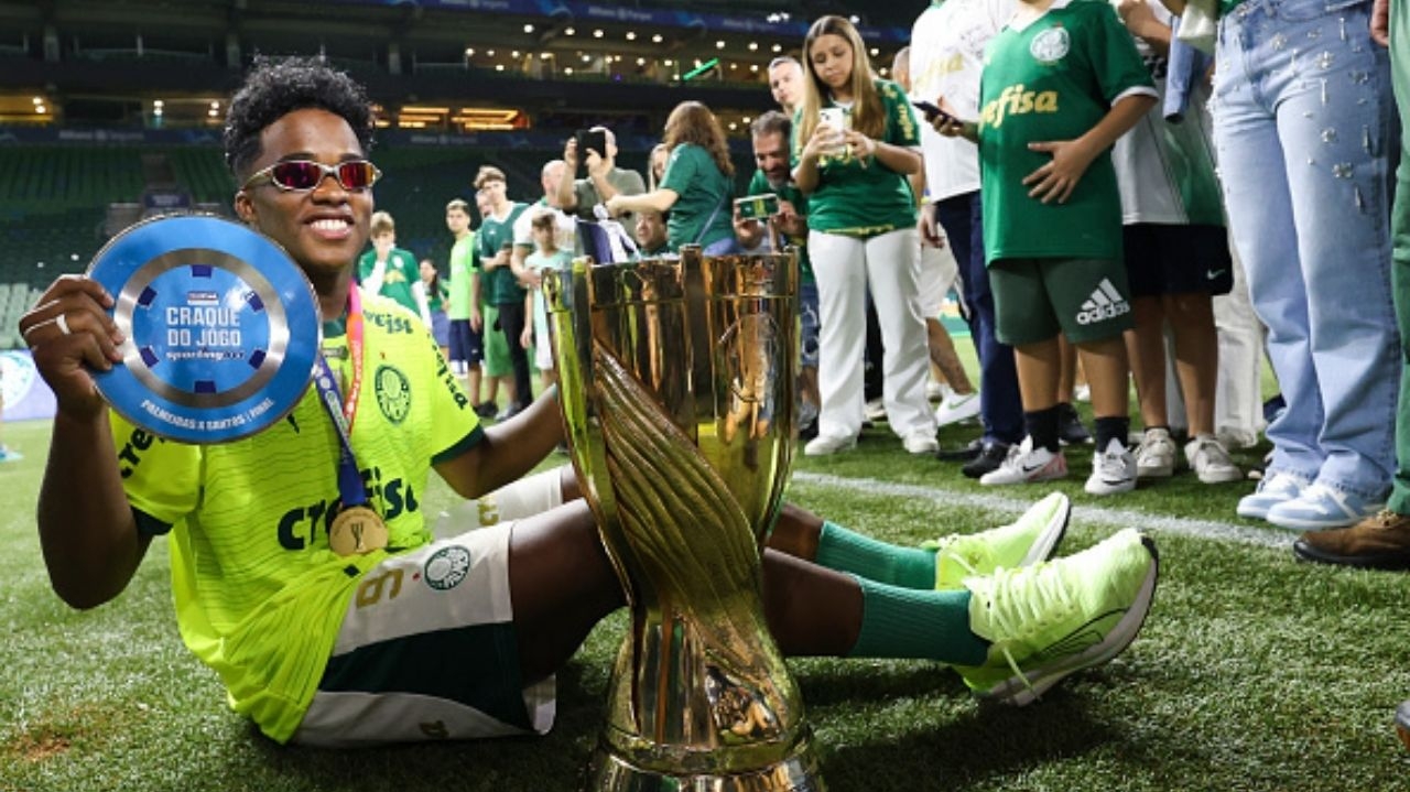 Endrick se emociona e revela querer ser ídolo antes de deixar o Palmeiras