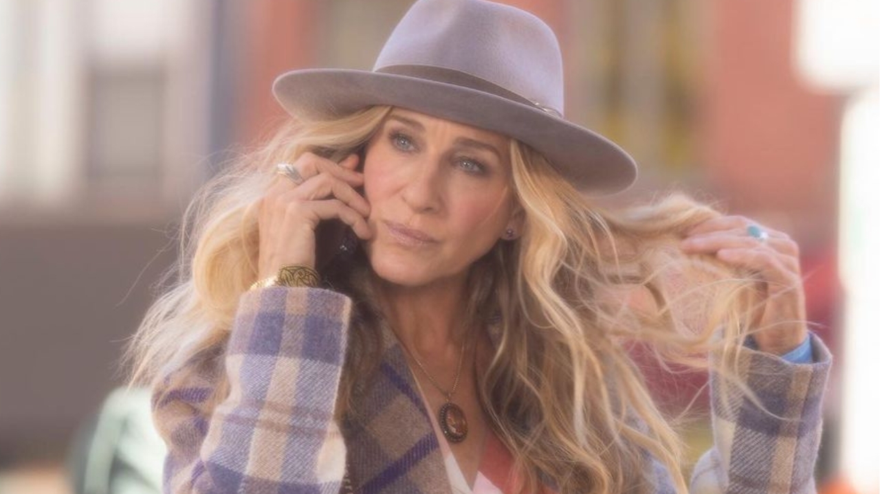 Looks de Carrie Bradshaw inspiram o mundo fashion