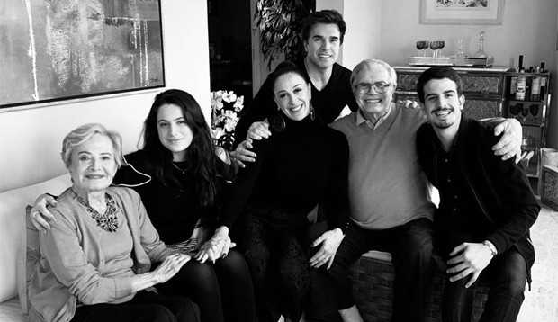 Claudia Raia lamenta morte de Tarcísio Meira