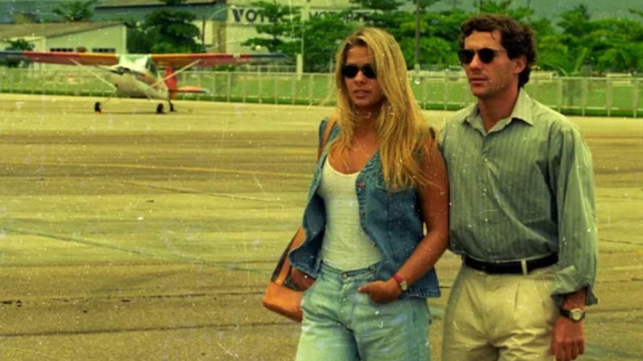 Adriane Galisteu se emociona com homenagem para Ayrton Senna