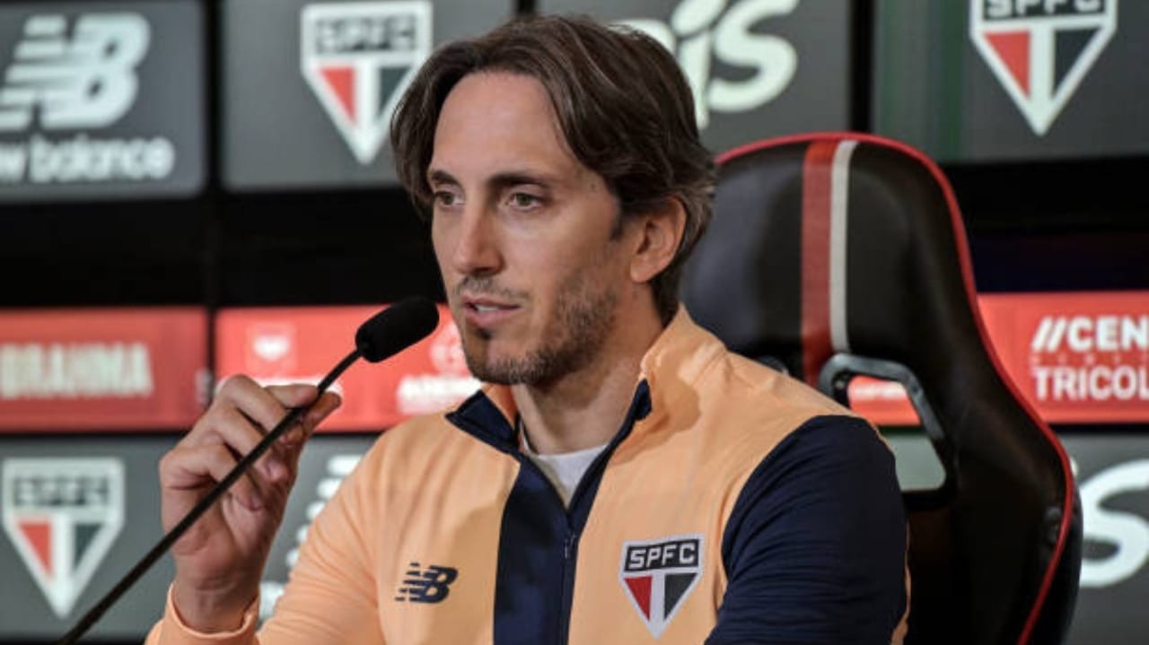 Zubeldía celebra vitória do São Paulo sobre o Águia de Marabá pela Copa do Brasil