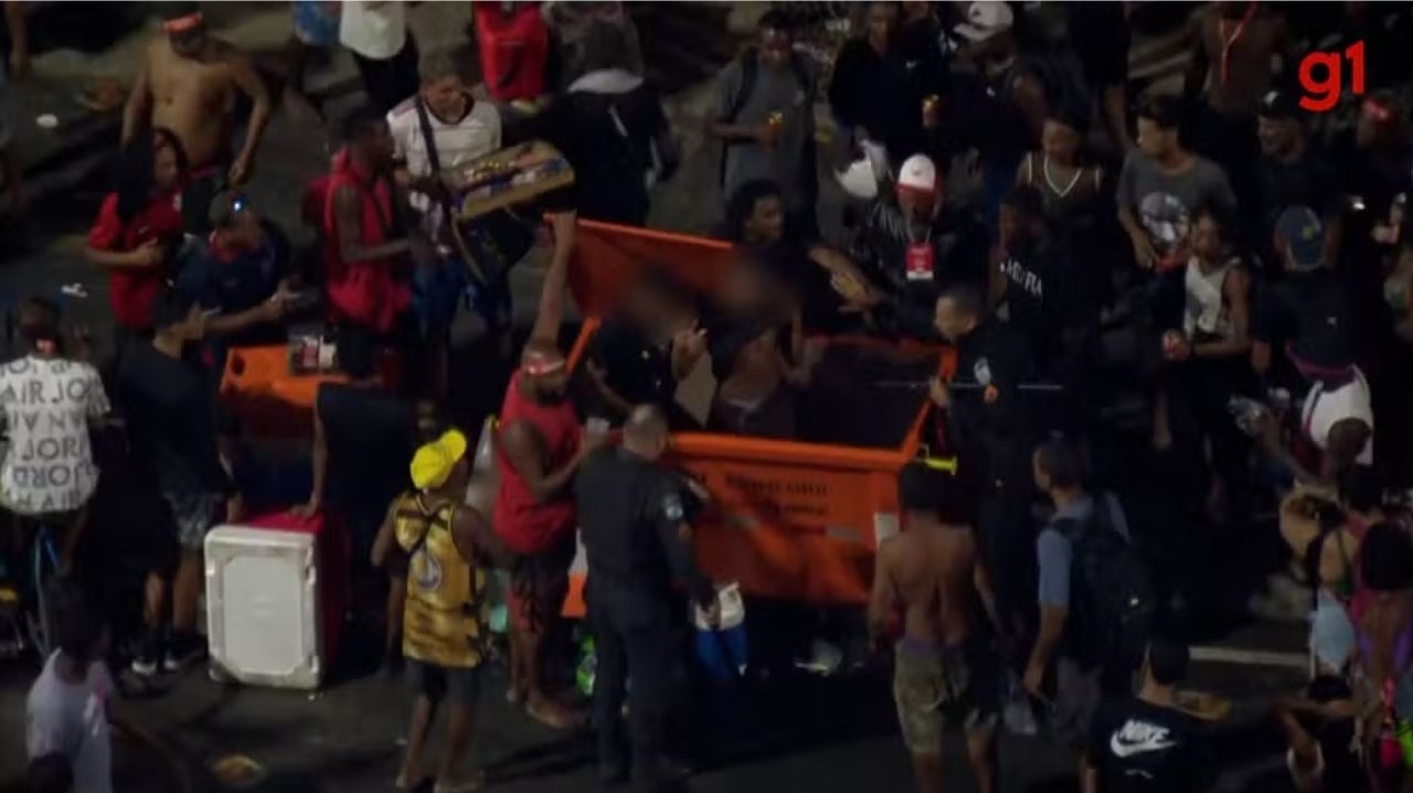 Pessoas agridem dois suspeitos de furtos de celulares no show da Madonna em Copacabana