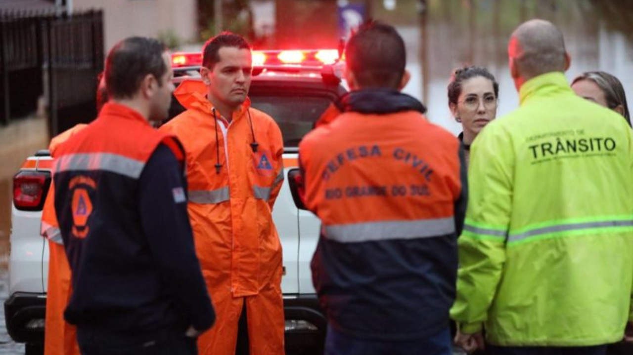Enchentes no RS causam problemas nos sistemas de água, luz e telefonia