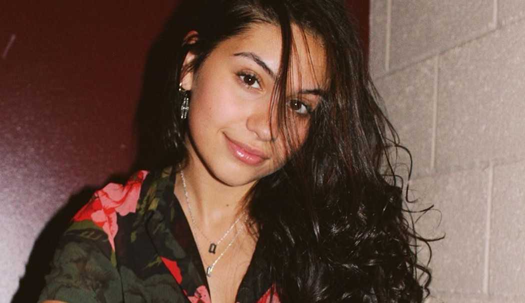 Alessia Cara fala sobre saúde mental e novo álbum: “/Afetou a maneira que componho”/