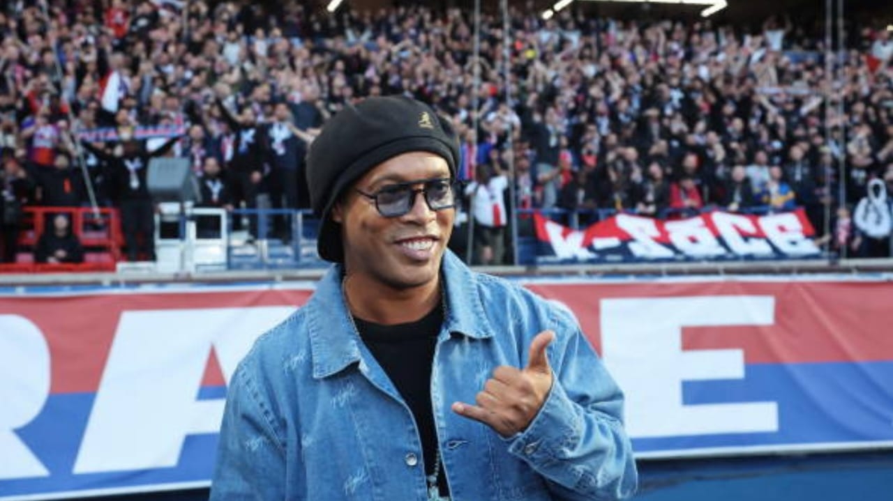 Ronaldinho e Atlético-MG fecham acordo milionário após briga na justiça