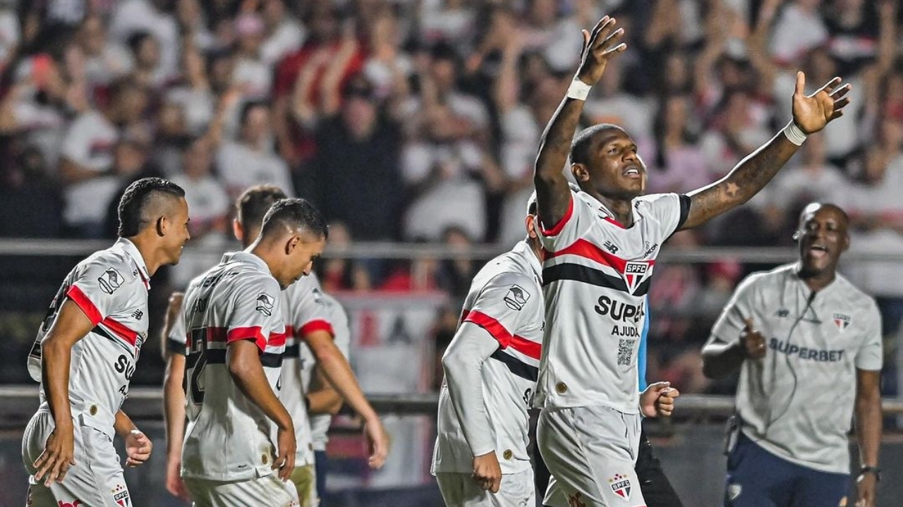 Em falha do goleiro adversário, São Paulo vence o Fluminense no Morumbis