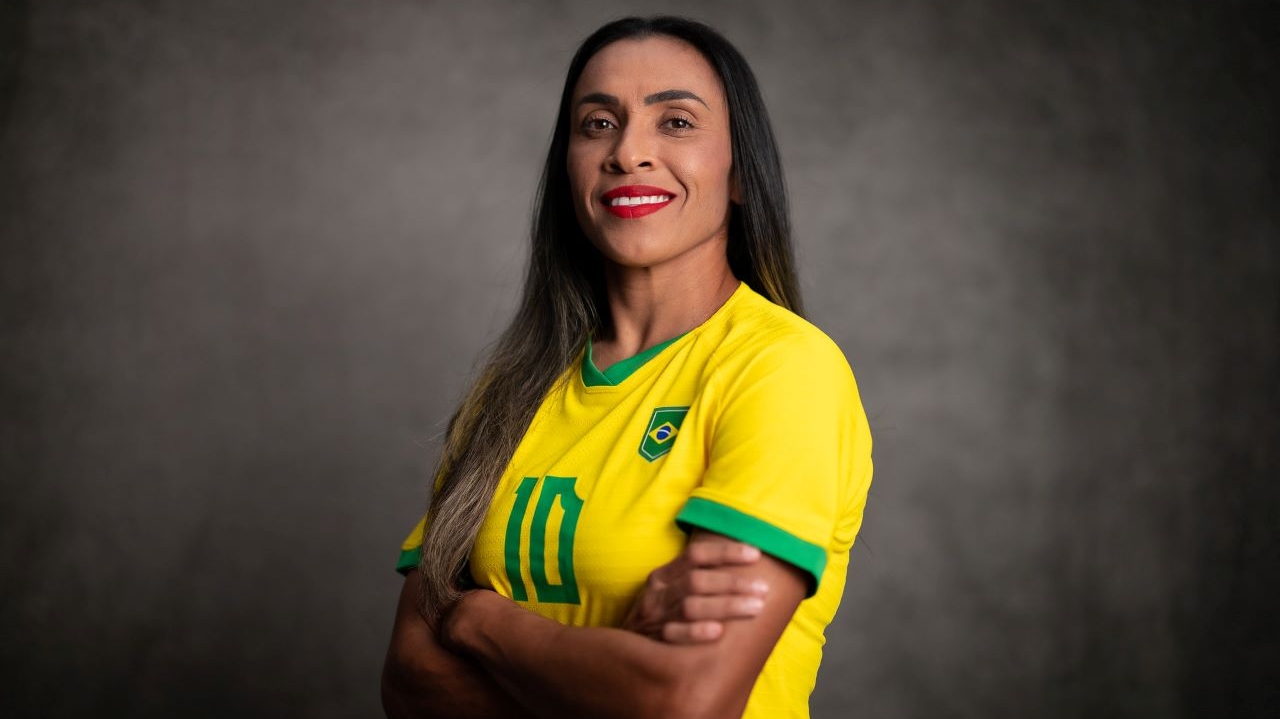 Marta se emociona com o anúncio da Copa do Mundo Feminina no Brasil