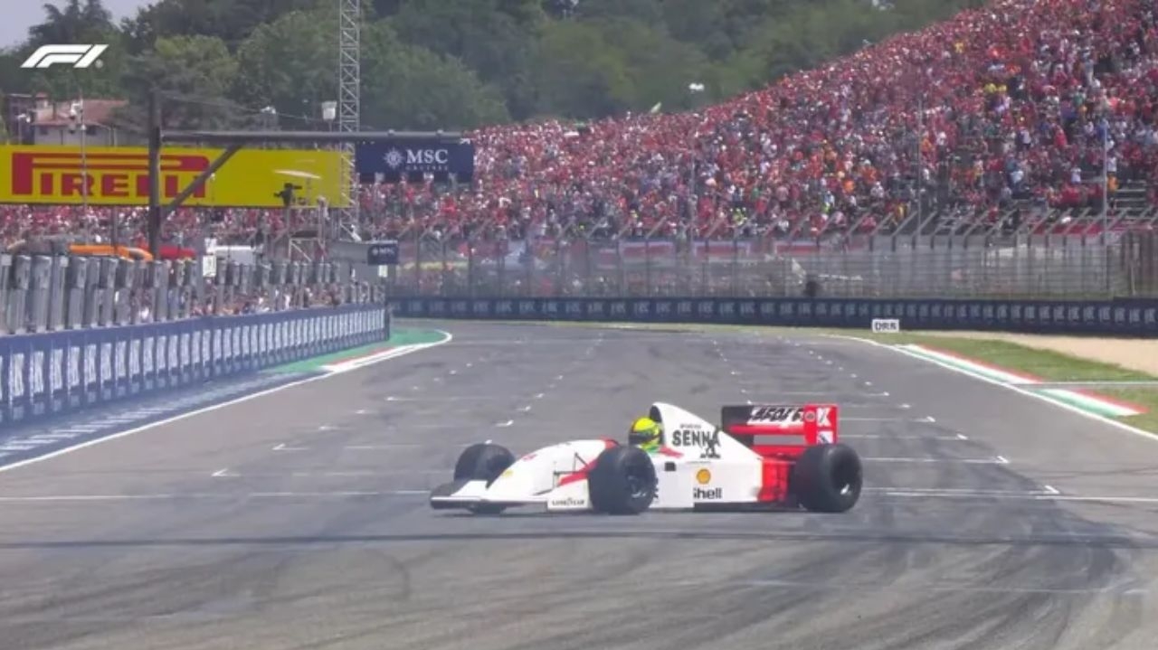 Vettel pilota McLaren de  Aryrton Senna e faz história no GP de Imola