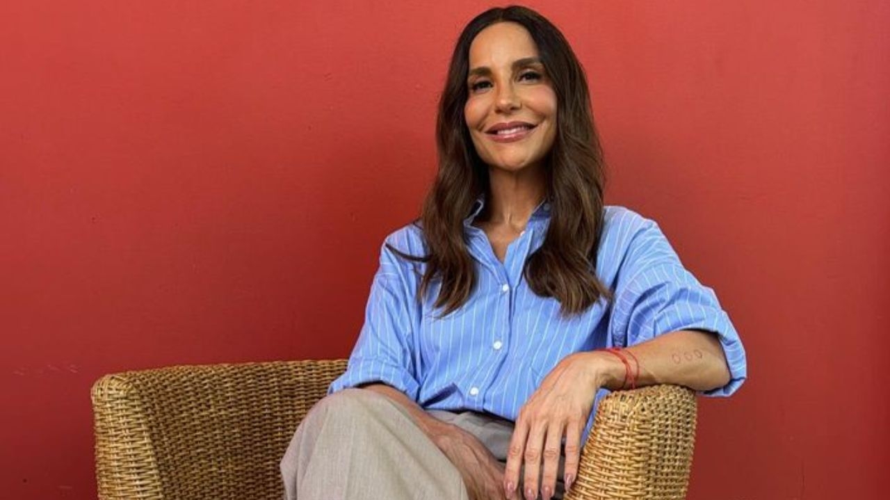 Ivete Sangalo faz aniversário e recebe homenagem de seus fãs na Times Square
