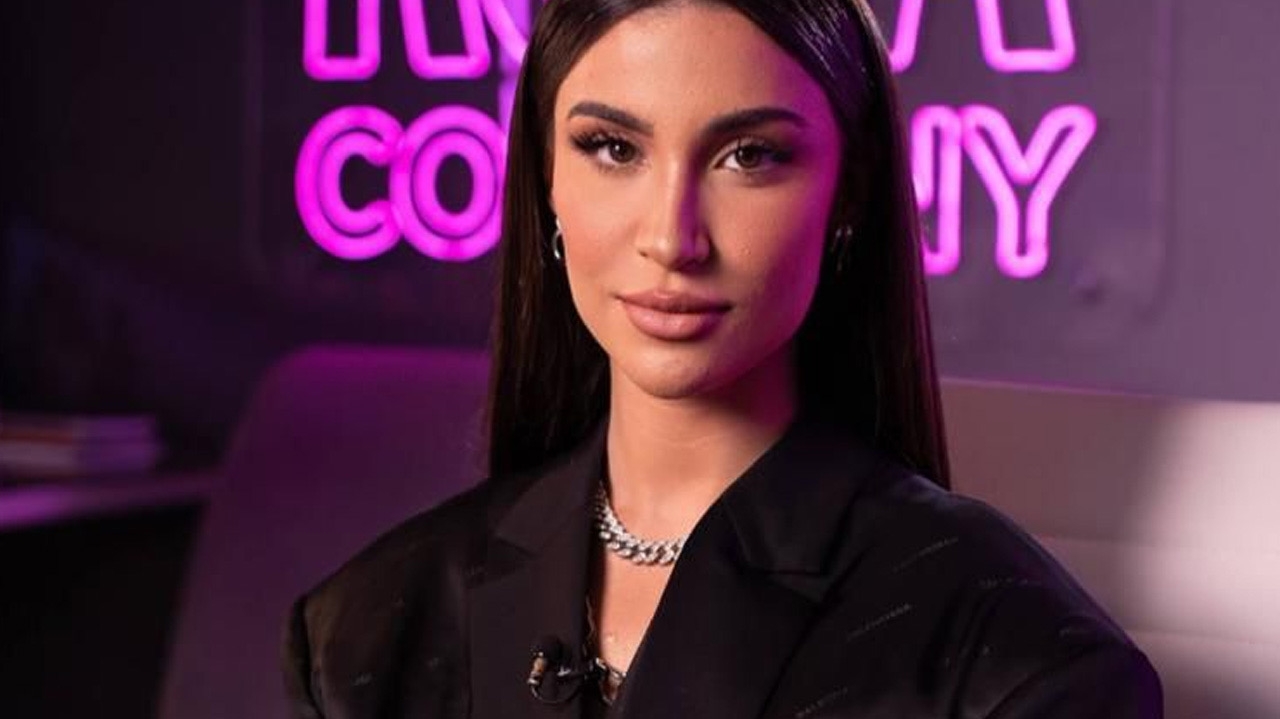 Bianca Andrade divide opiniões ao comparar pó solto com pó compacto