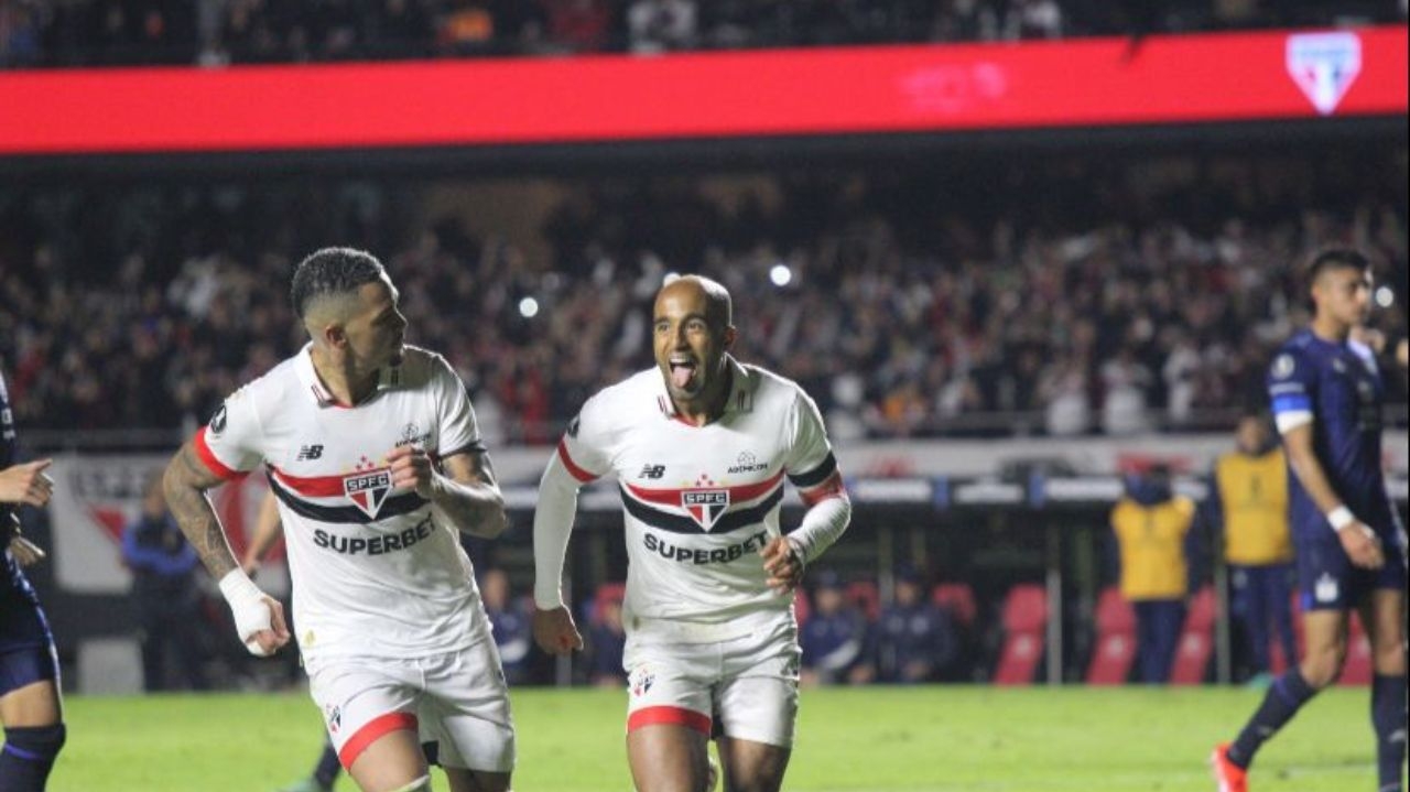 São Paulo vence Talleres e se classifica em primeiro no grupo B