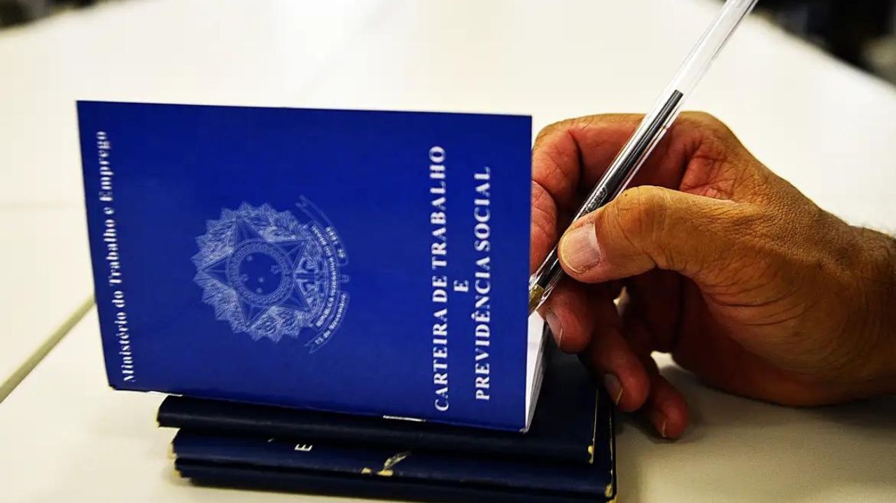 Brasil registra menor taxa de desocupação para abril em uma década