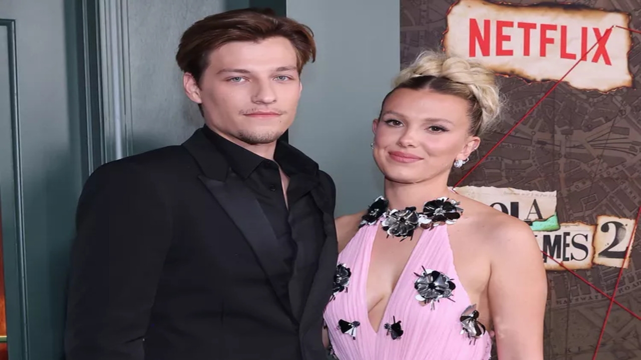 Millie Bobby Brown e Jake Bongiovi aproveitam lua de mel em parque de diversão