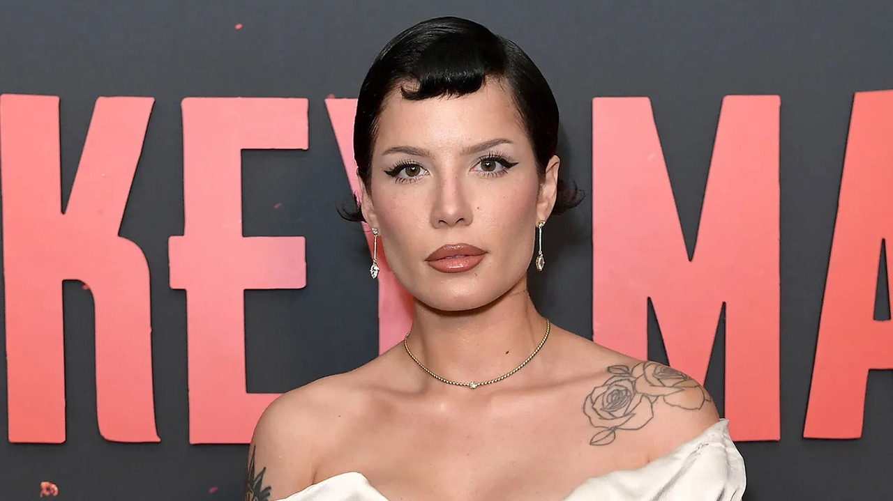 Halsey fala mais sobre seu diagnóstico de lúpus e leucemia