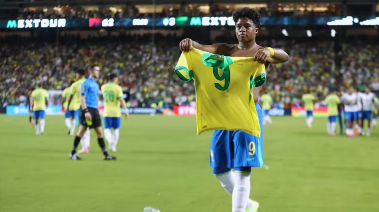 Com gol de Endrick no fim, Brasil vence amistoso contra o México