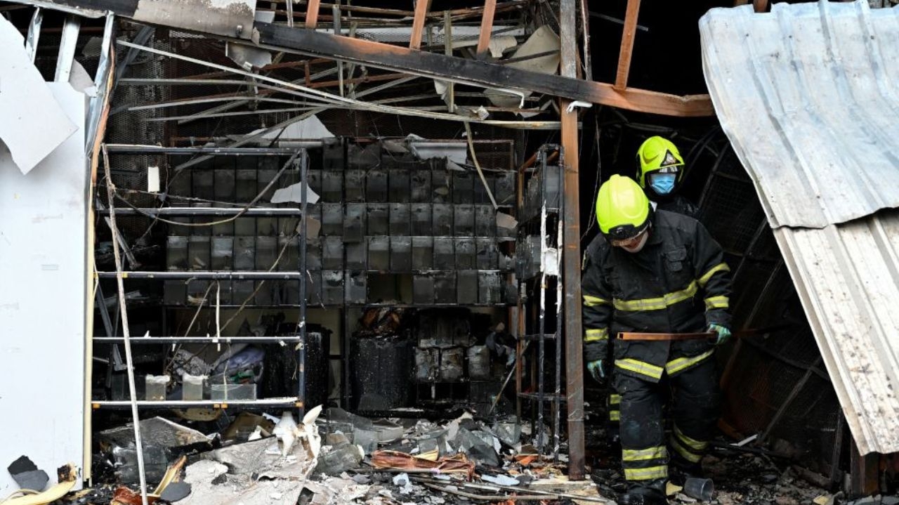 Incêndio em mercado mata cerca de 1000 animais na Tailândia