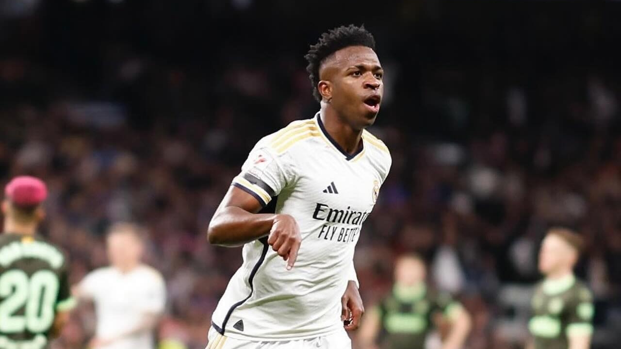 Com a saída de Mbappé, PSG pretende contratar Vinícius Jr