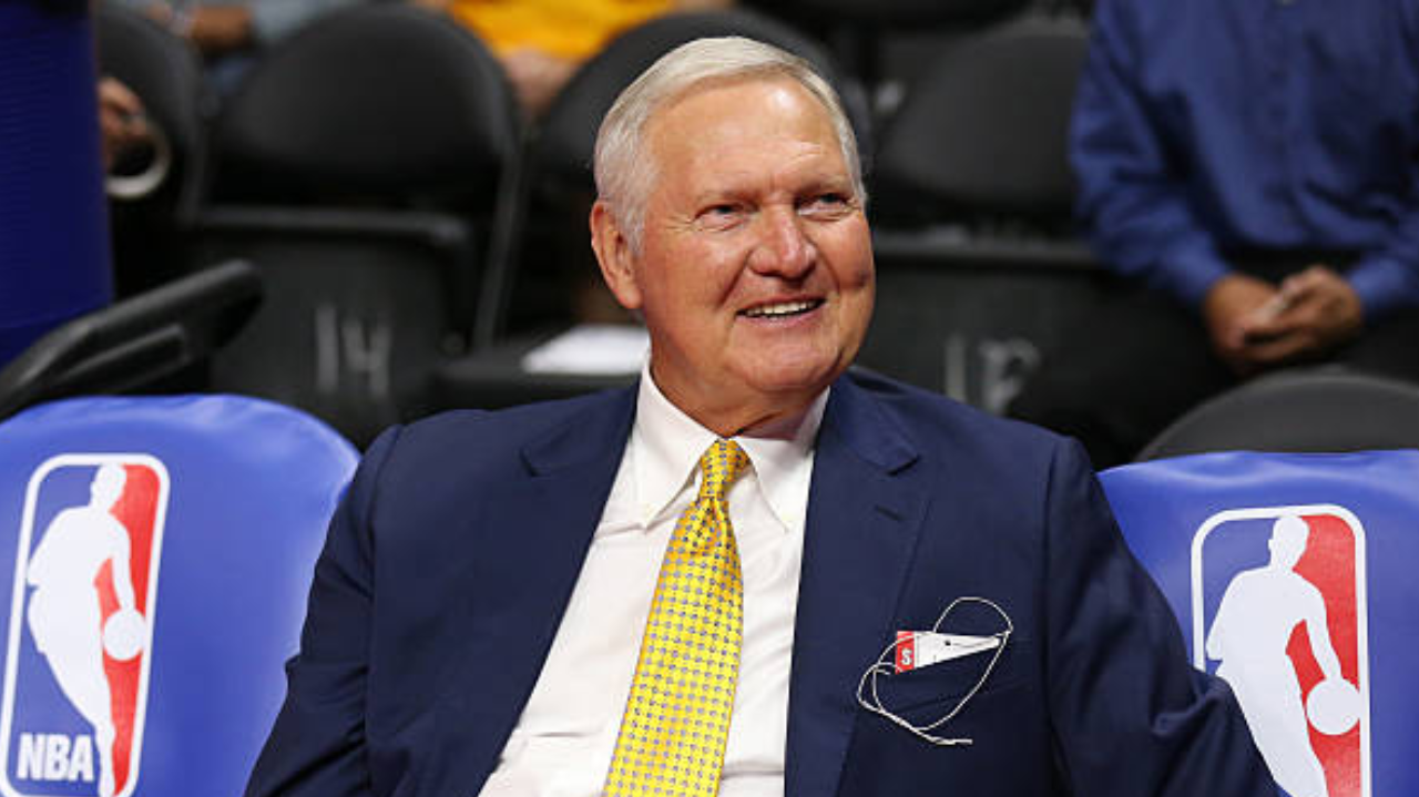Jerry West, ícone do basquete e Mr. Logo da NBA, morre aos 86 anos