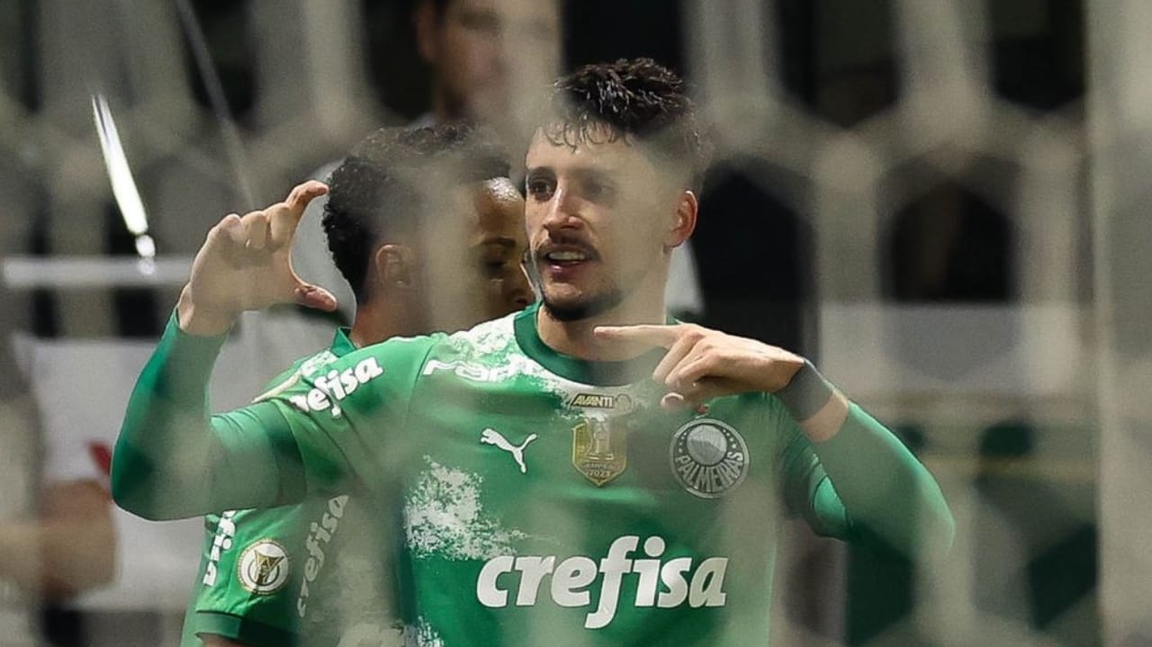 Palmeiras vence o Vasco e se aproxima da liderança do Brasileirão