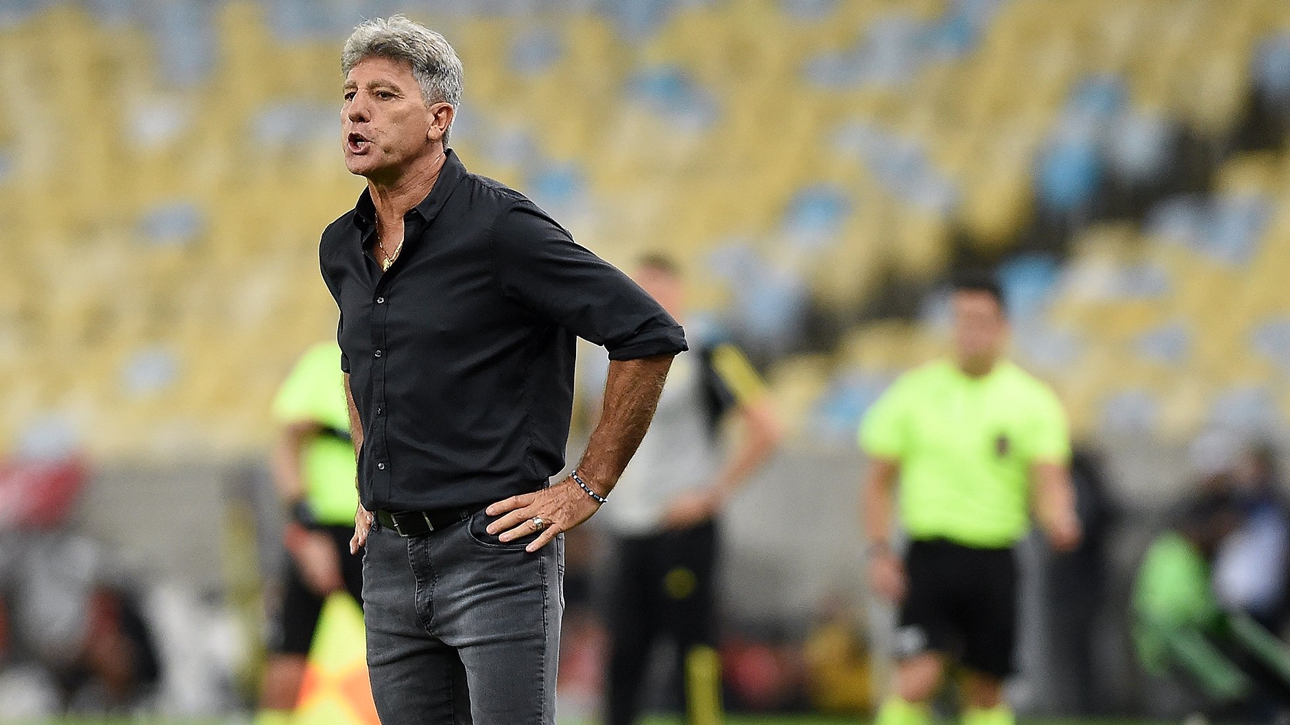 Renato elogia elenco após derrota no maracanã e nova rotina fora do RS