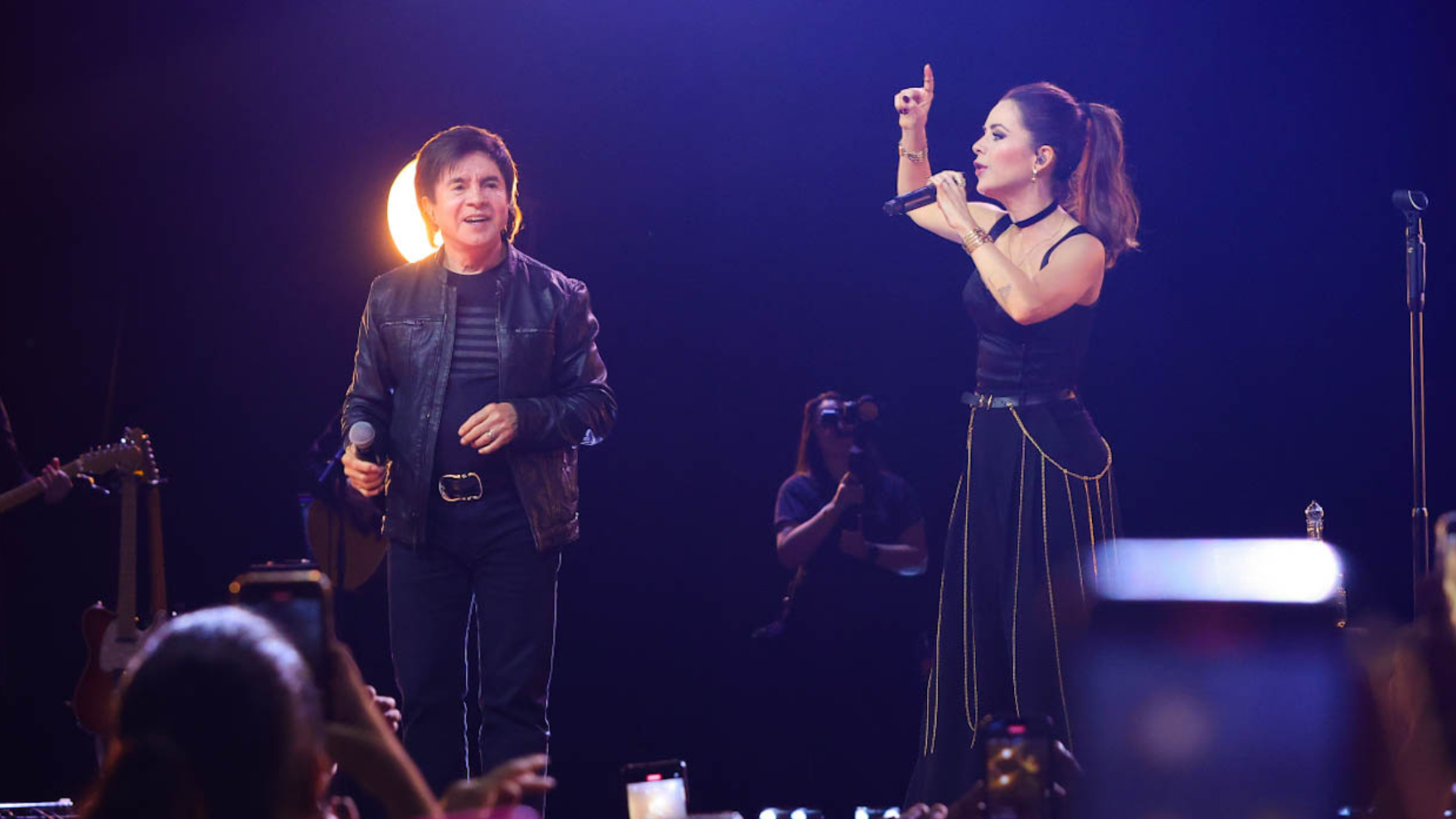 Sandy faz dueto emocionante com seu pai Xororó antes de uma pausa nos palcos