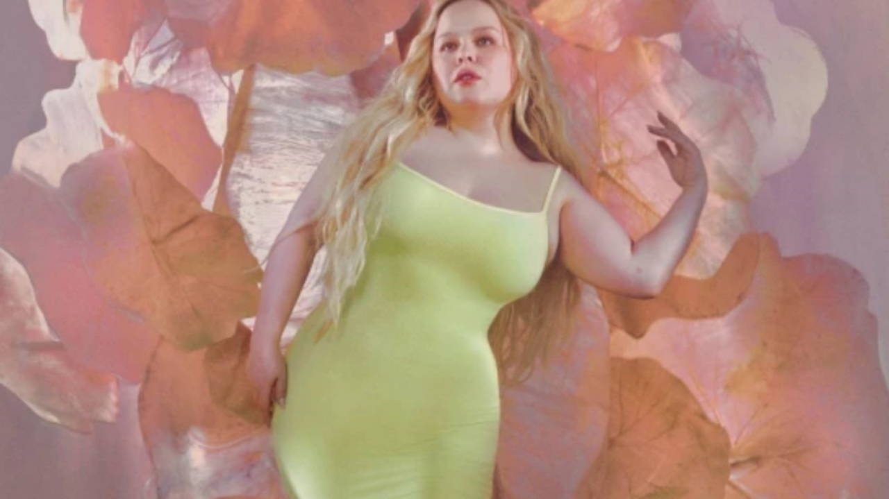 Nicola Coughlan de “Bridgerton” é a garota propaganda da marca de lingerie de Kim Kardashsian