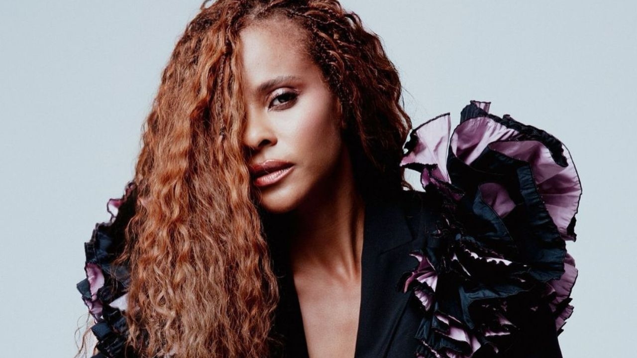 Aline Wirley se submete à cirurgia e tranquiliza fãs: “Tudo bem, cuidando da saúde”