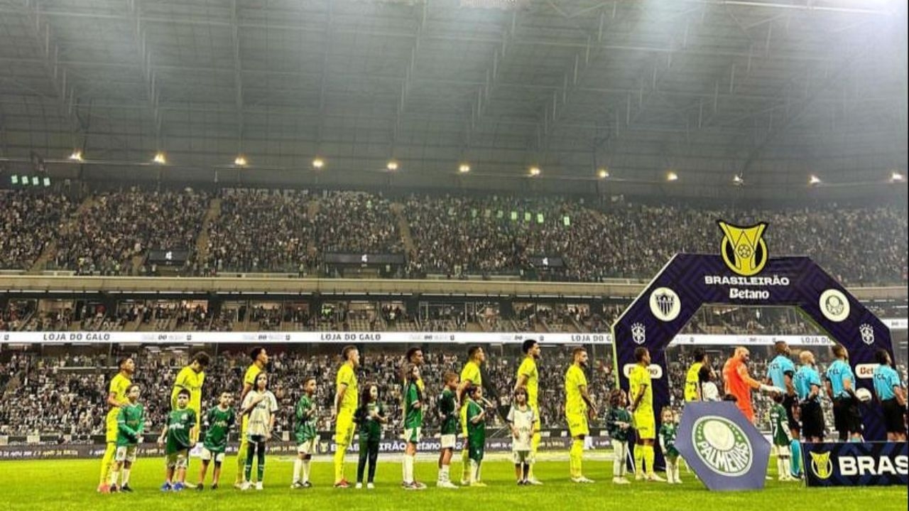 Palmeiras goleia e conquista três pontos jogando em Minas Gerais