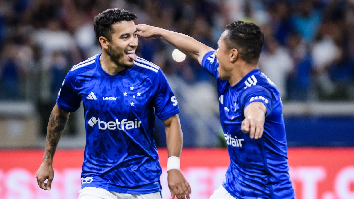 Cruzeiro vence o Fluminense e entra no G6 do Brasileirão