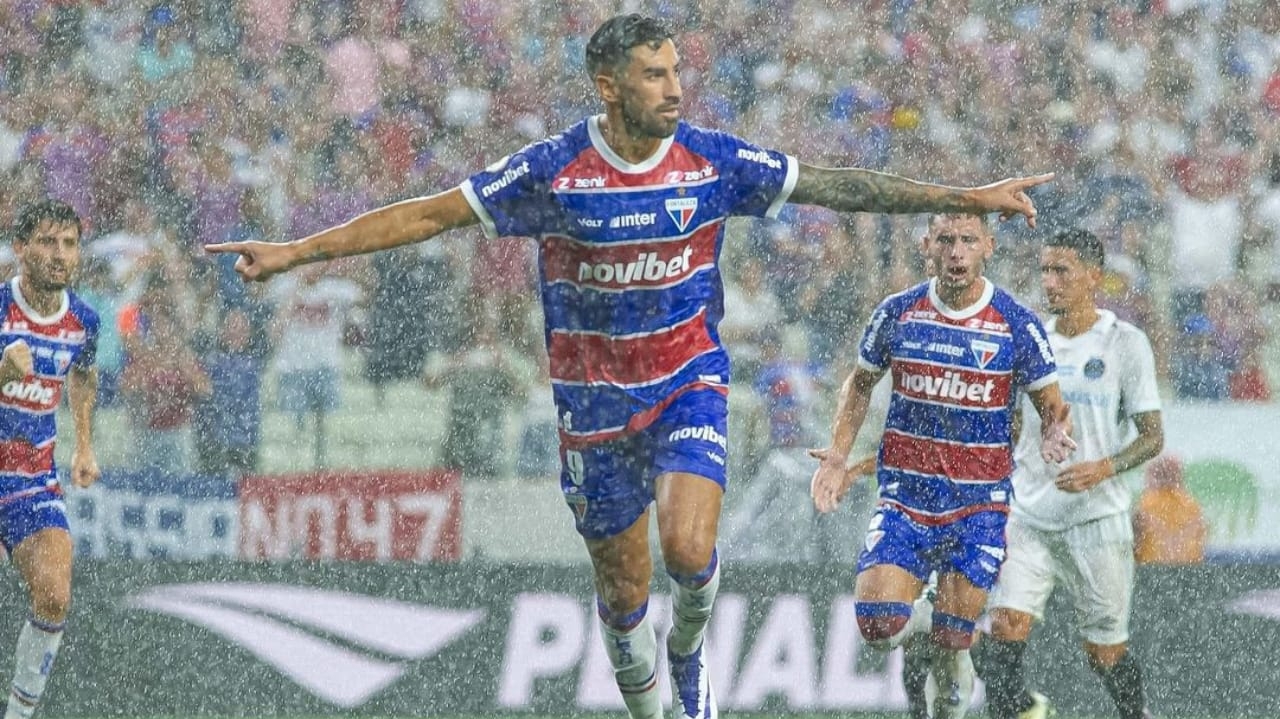 Fortaleza vence o Grêmio com gol de Lucero pela décima rodada da Série A