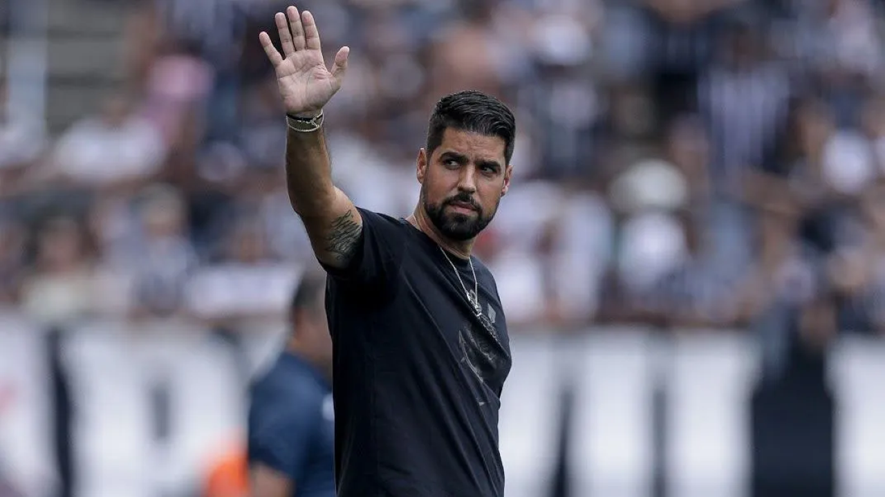 Corinthians avalia desempenho e futuro de António Oliveira