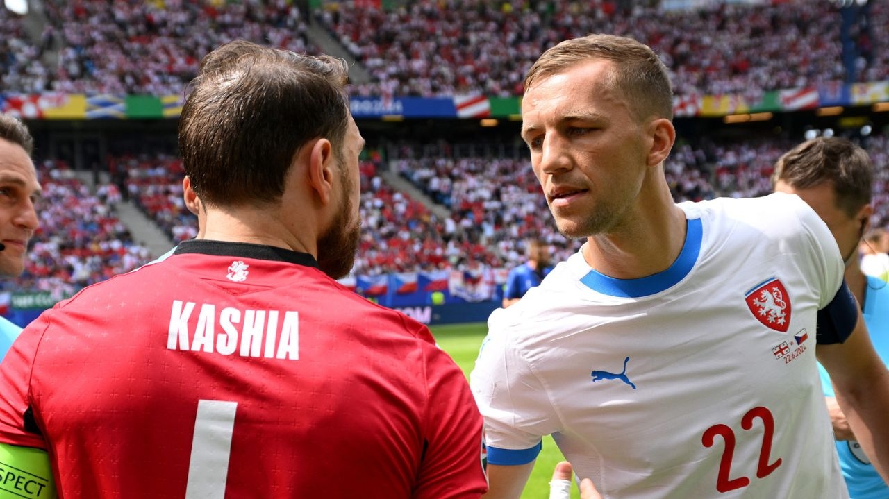 Geórgia e República Tcheca empatam na Eurocopa em jogo disputado