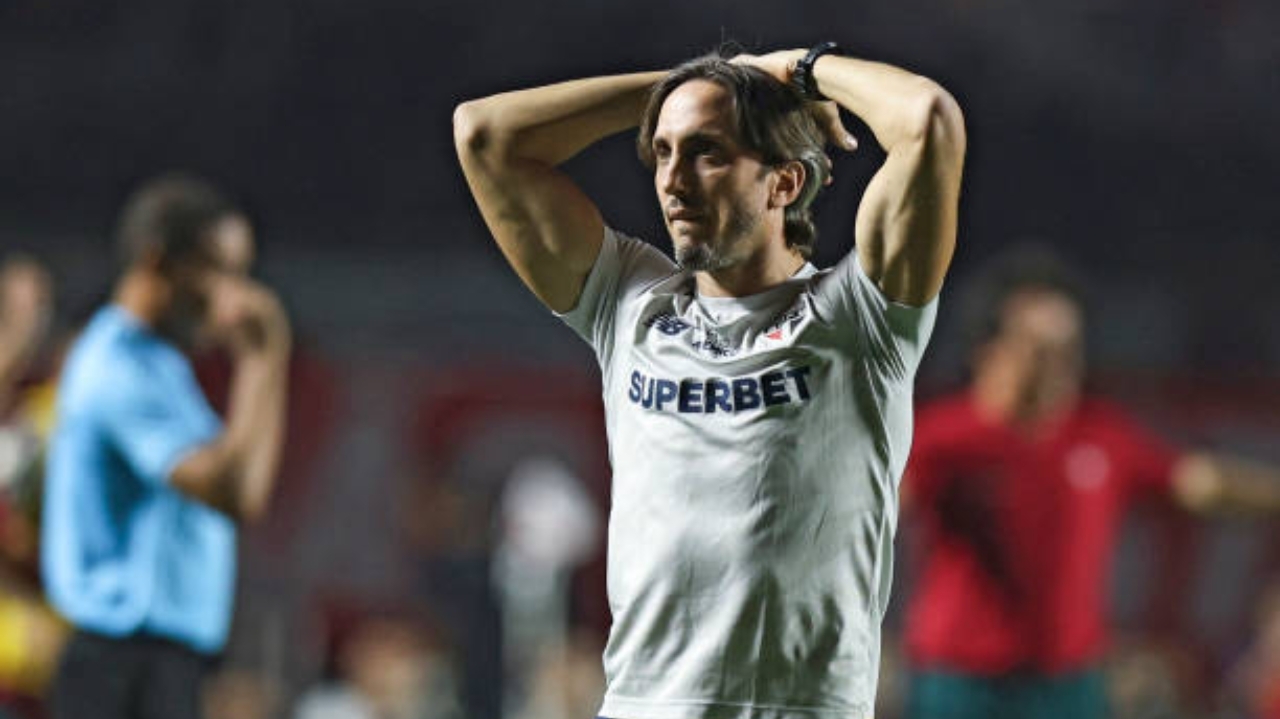 Zubeldía faz mudanças no meio-campo e no ataque, mas não convence