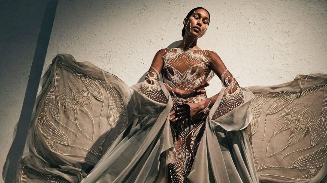 Moda e arte se misturam na Semana de Alta-Costura de Paris