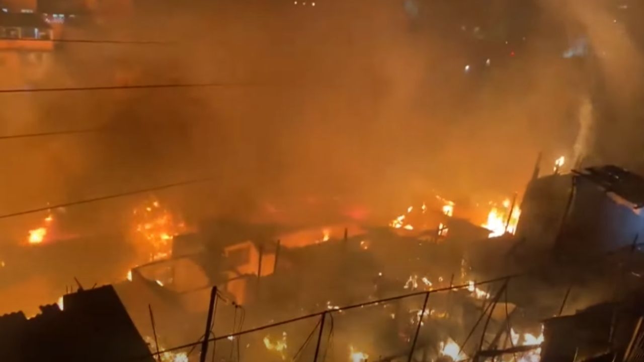 Incêndio atinge favela na zona sul de São Paulo