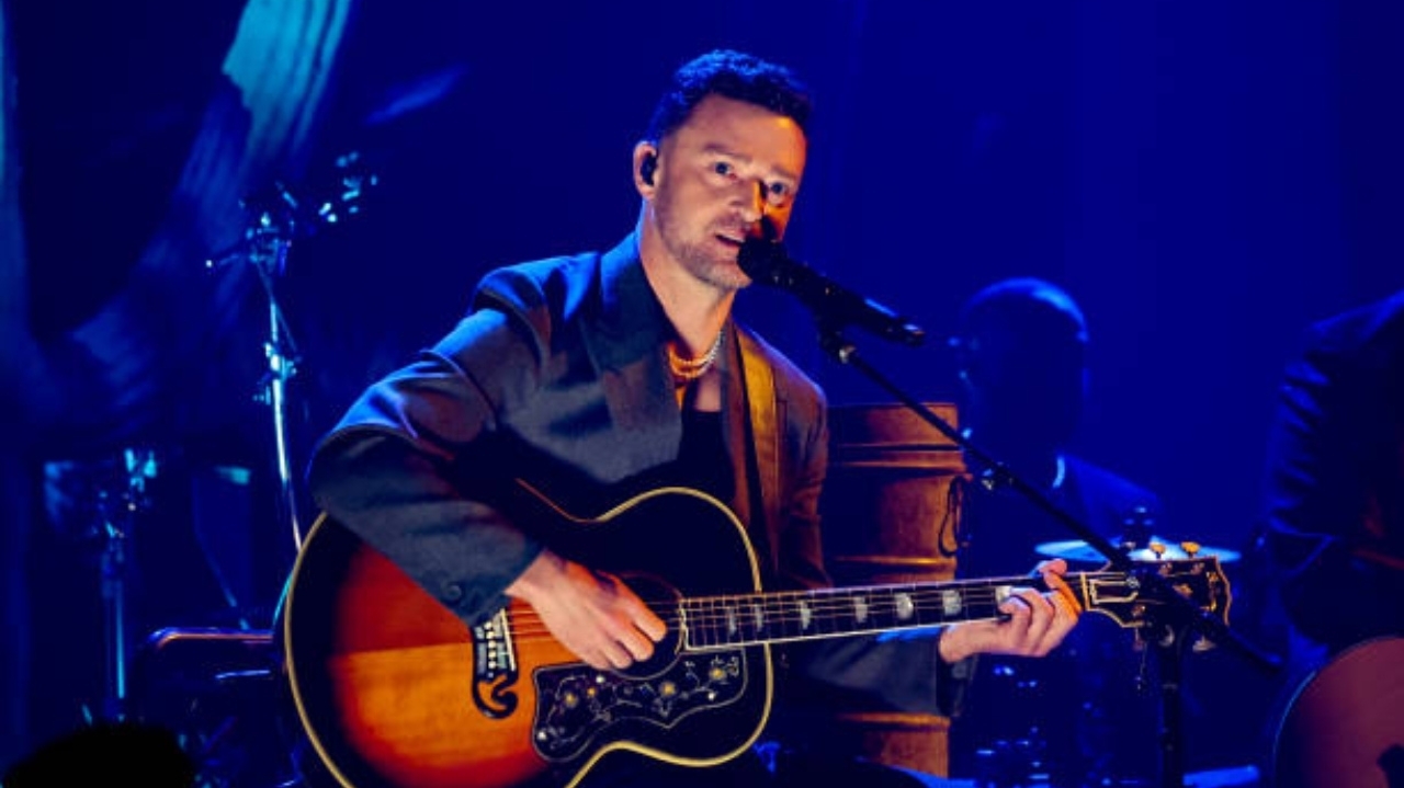 Justin Timberlake brinca sobre prisão por dirigir bêbado: “Estou só fazendo piada”