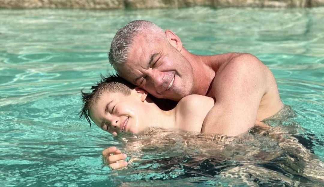 Alexandre Correa, marido de Ana Hickamann, comemora vitória sobre câncer e poder viver ao lado do filho